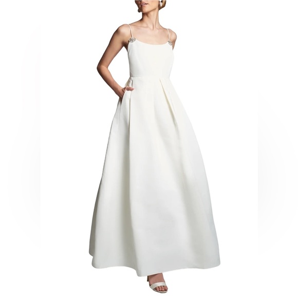 Sachin + Babi Dresses & Skirts - SOLD - NWT Sachin & Babi Ivory Gwen Gown #S221B53-103 Size 2 Reg. $895